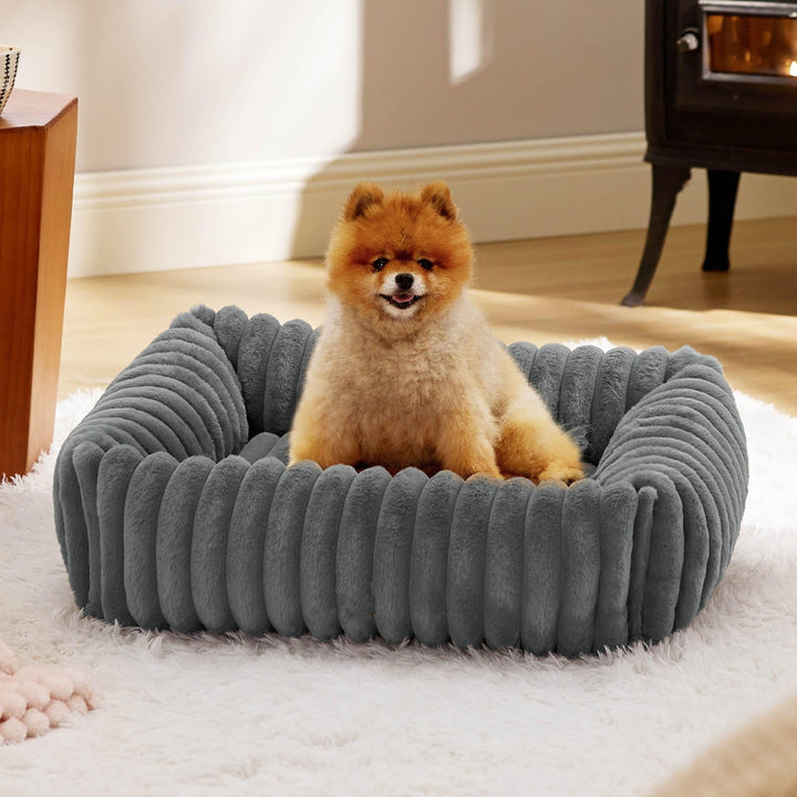 All-Season Plush Pet Bed: A Cozy Home for Your Furry Friend