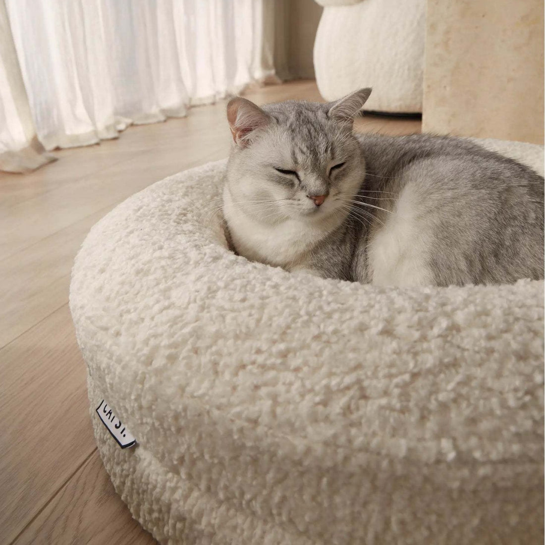 Solid Color Round Plush Pet Nest Comfortable Bed